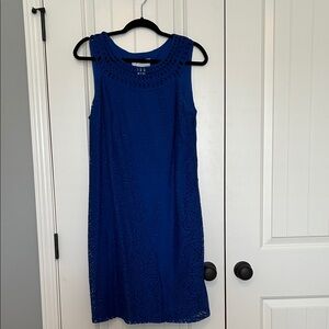Chic Blue Lace Midi Dress